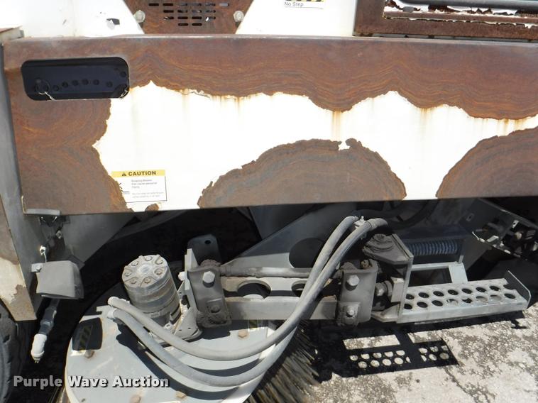 image for item DA1693 2006 Elgin Pelican street sweeper