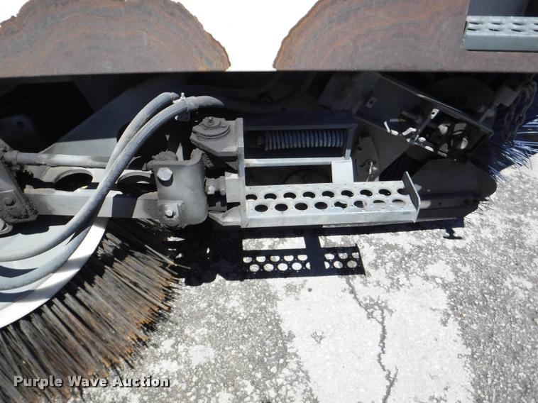 image for item DA1693 2006 Elgin Pelican street sweeper