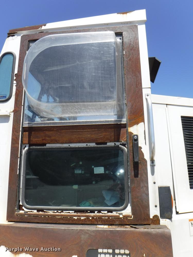 image for item DA1693 2006 Elgin Pelican street sweeper