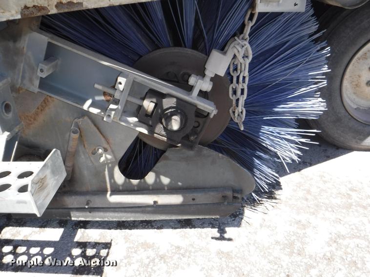 image for item DA1693 2006 Elgin Pelican street sweeper