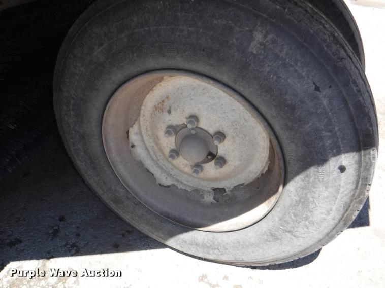 image for item DA1693 2006 Elgin Pelican street sweeper