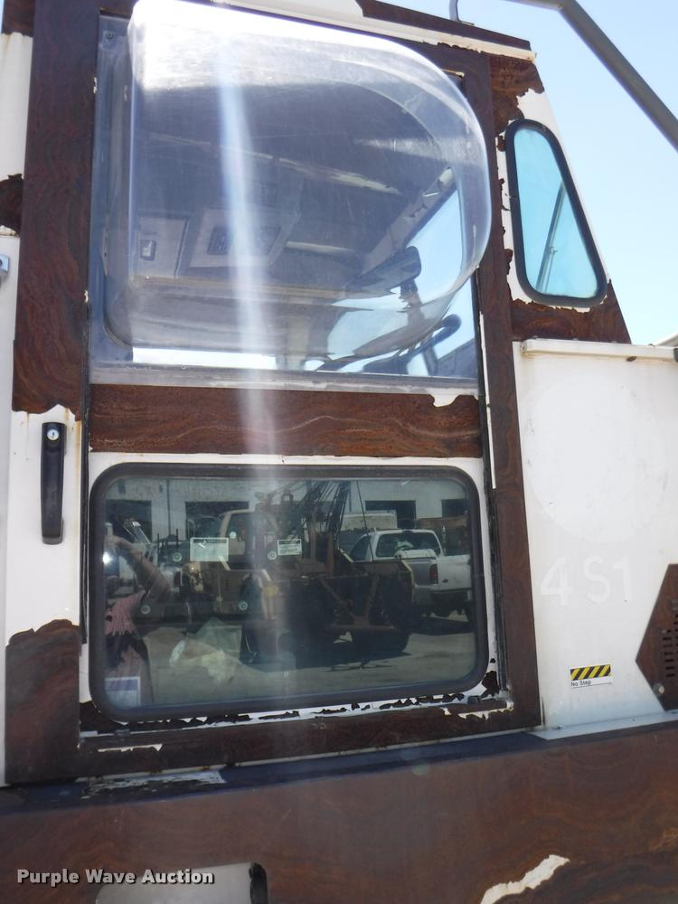 image for item DA1693 2006 Elgin Pelican street sweeper