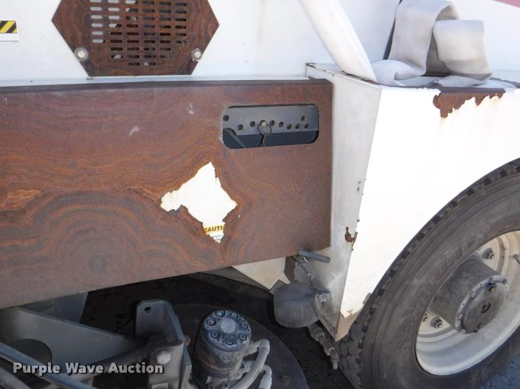 image for item DA1693 2006 Elgin Pelican street sweeper