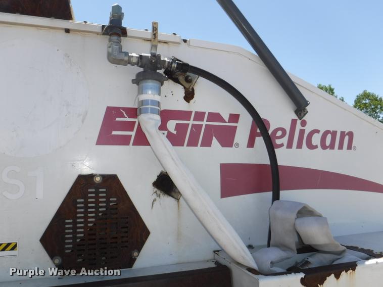 image for item DA1693 2006 Elgin Pelican street sweeper