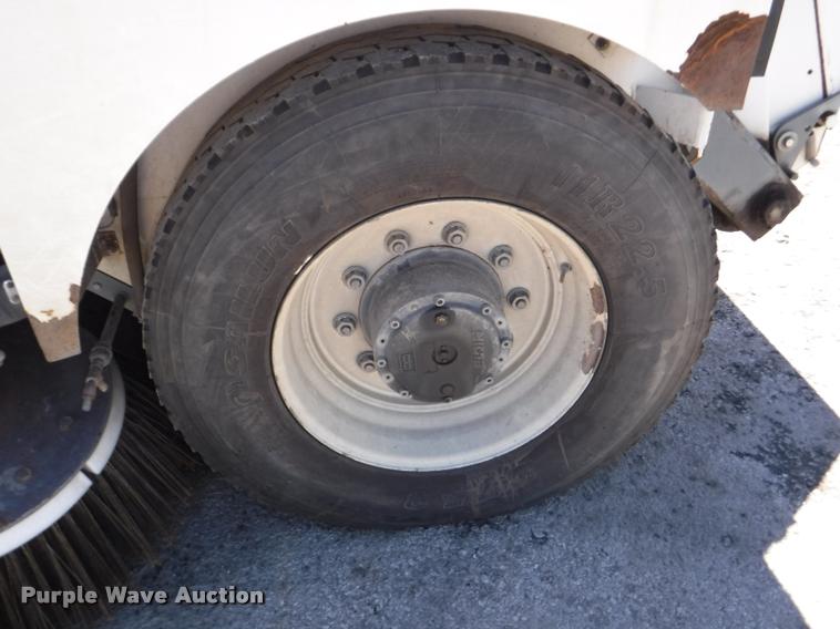 image for item DA1693 2006 Elgin Pelican street sweeper