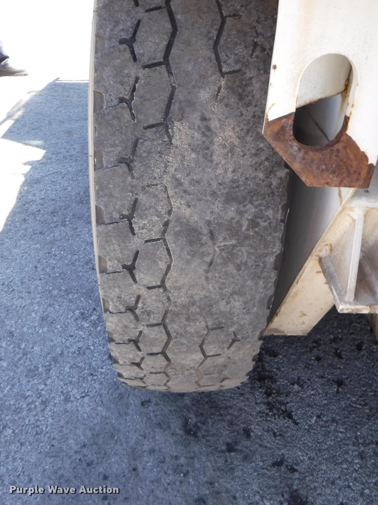 image for item DA1693 2006 Elgin Pelican street sweeper