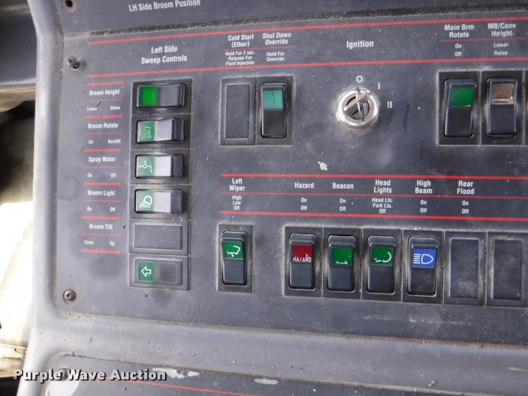 image for item DA1693 2006 Elgin Pelican street sweeper