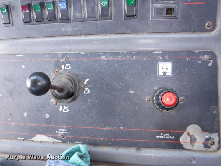 image for item DA1693 2006 Elgin Pelican street sweeper