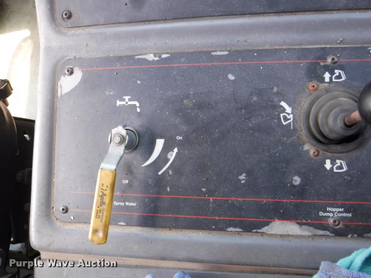 image for item DA1693 2006 Elgin Pelican street sweeper