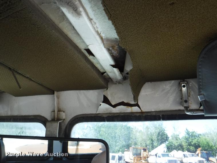 image for item DA1693 2006 Elgin Pelican street sweeper