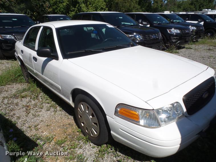 image for item DA1694 2008 Ford Crown Victoria Police Interceptor