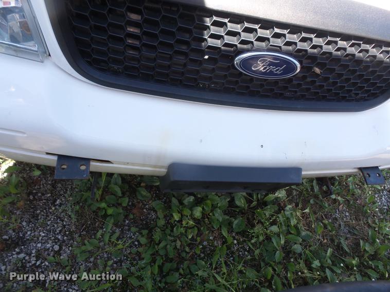 image for item DA1694 2008 Ford Crown Victoria Police Interceptor