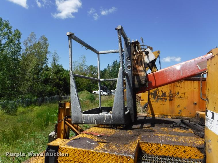 image for item DA1699 1985 Ford F700 bucket truck