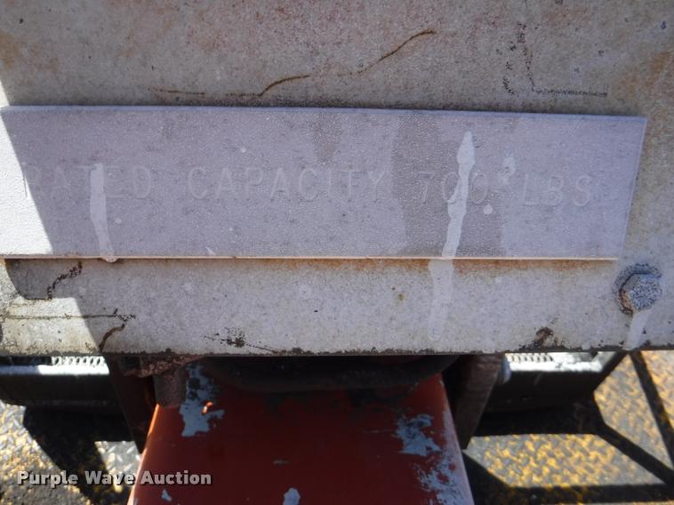 image for item DA1699 1985 Ford F700 bucket truck