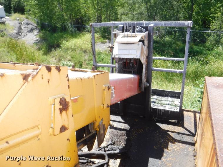 image for item DA1699 1985 Ford F700 bucket truck