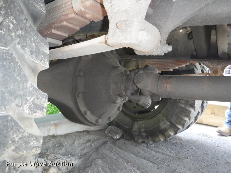 image for item DA1699 1985 Ford F700 bucket truck