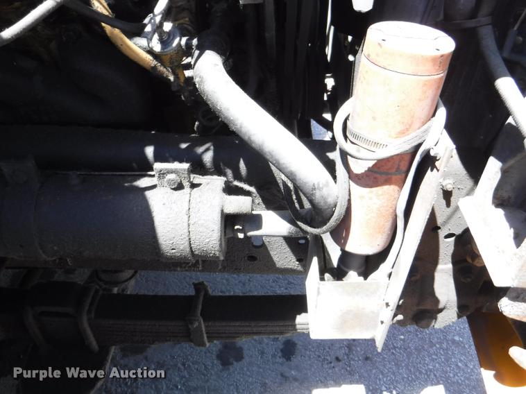 image for item DA1699 1985 Ford F700 bucket truck