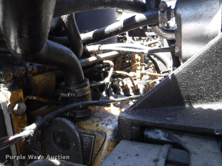 image for item DA1699 1985 Ford F700 bucket truck