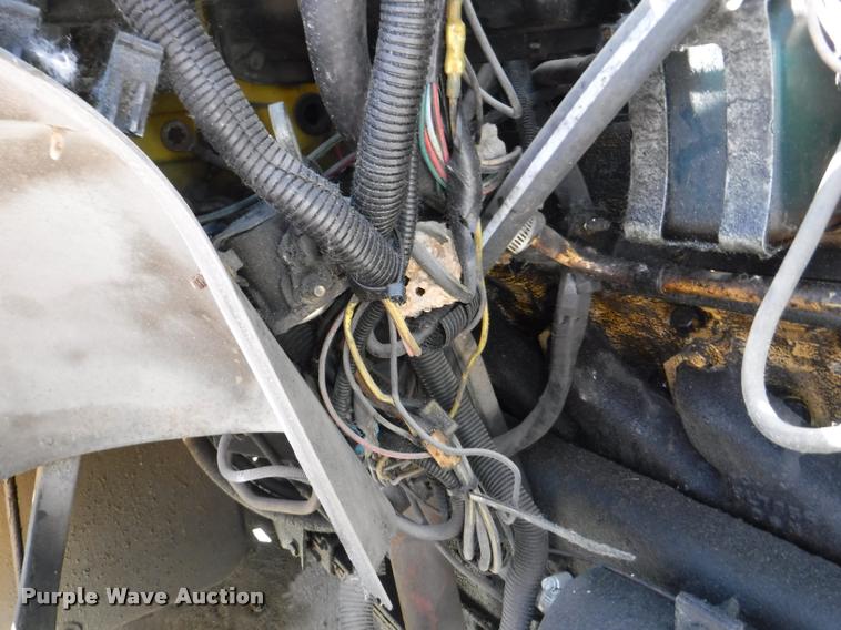 image for item DA1699 1985 Ford F700 bucket truck