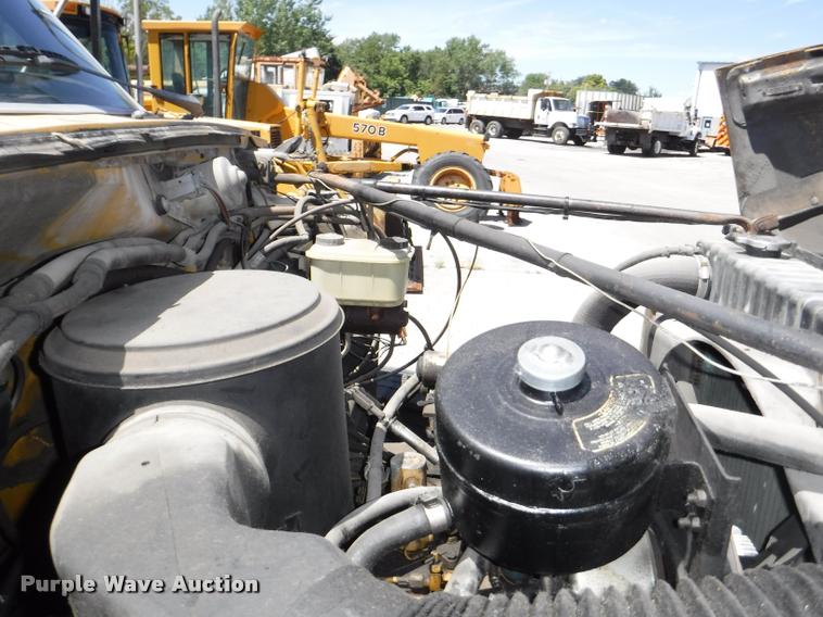 image for item DA1699 1985 Ford F700 bucket truck