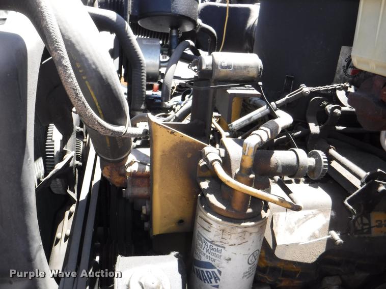 image for item DA1699 1985 Ford F700 bucket truck