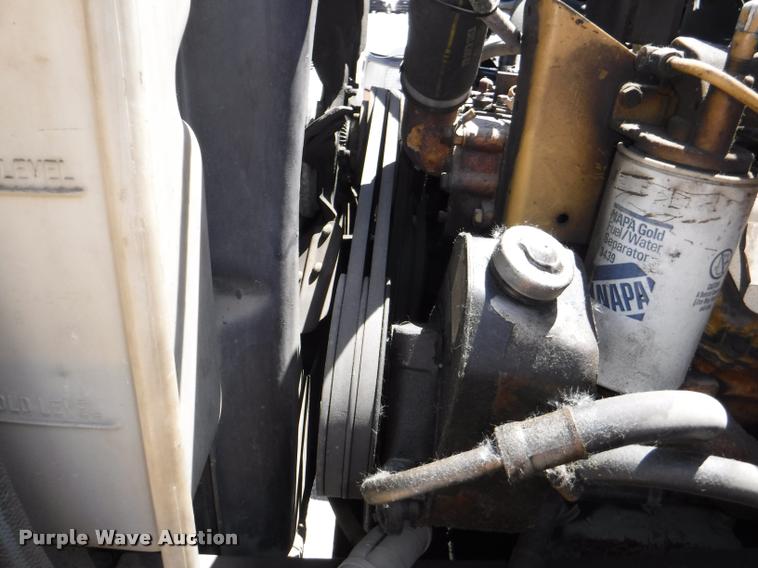 image for item DA1699 1985 Ford F700 bucket truck