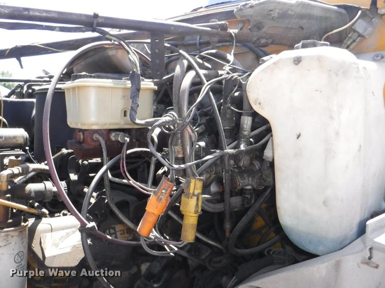 image for item DA1699 1985 Ford F700 bucket truck