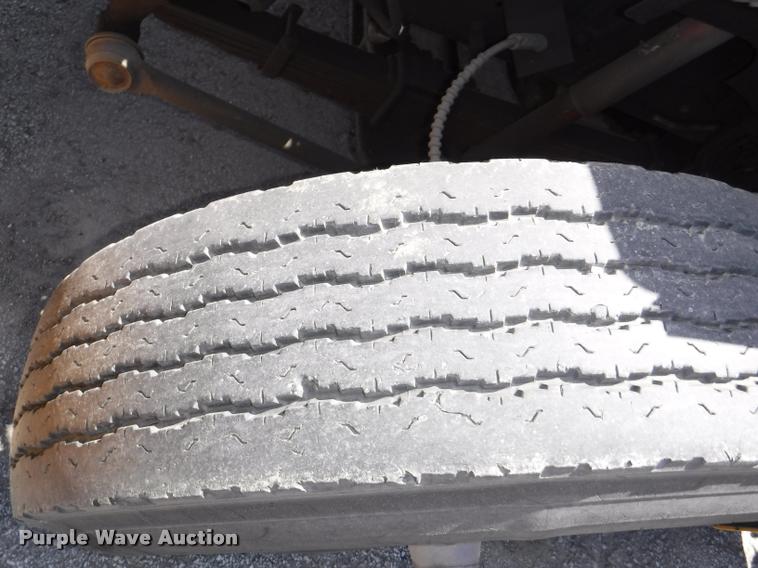 image for item DA1699 1985 Ford F700 bucket truck