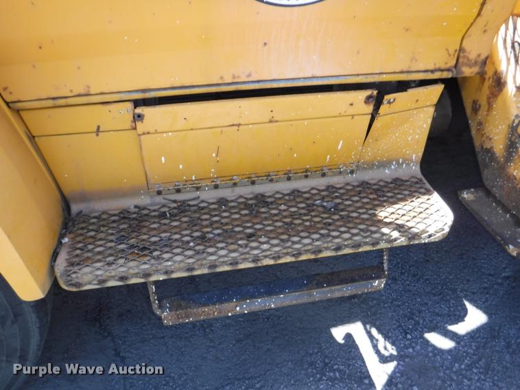 image for item DA1699 1985 Ford F700 bucket truck