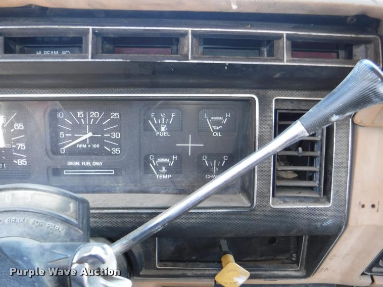 image for item DA1699 1985 Ford F700 bucket truck