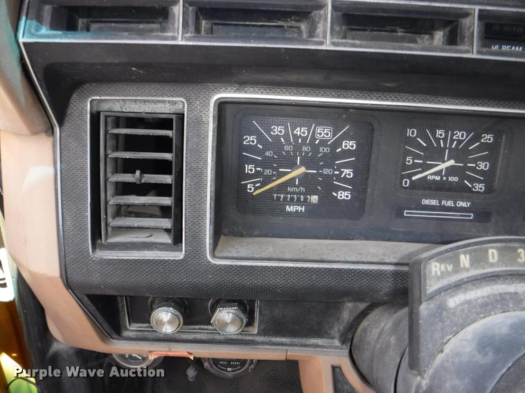 image for item DA1699 1985 Ford F700 bucket truck