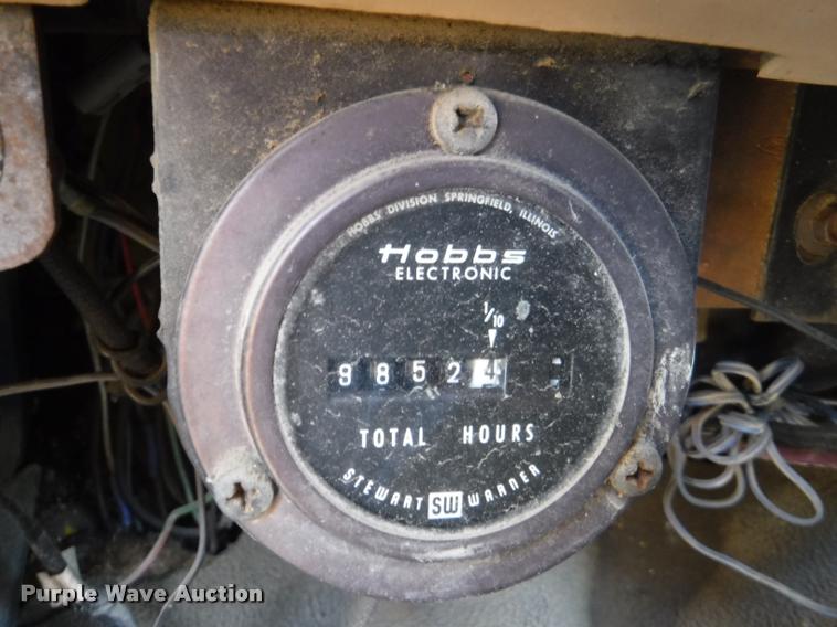 image for item DA1699 1985 Ford F700 bucket truck