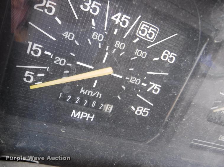 image for item DA1699 1985 Ford F700 bucket truck