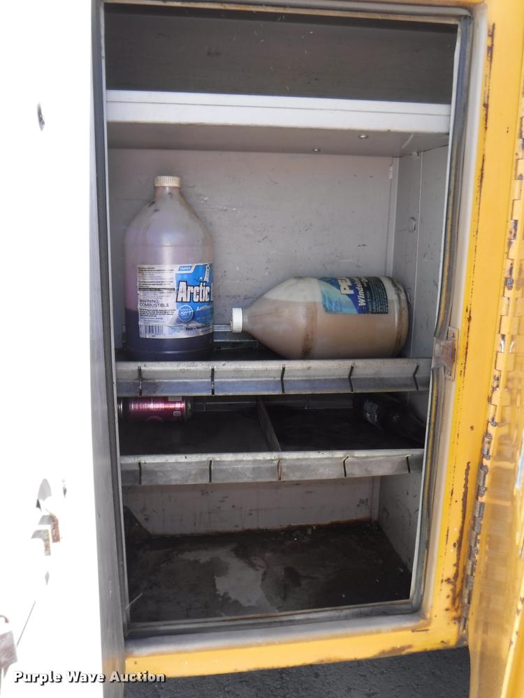 image for item DA1699 1985 Ford F700 bucket truck