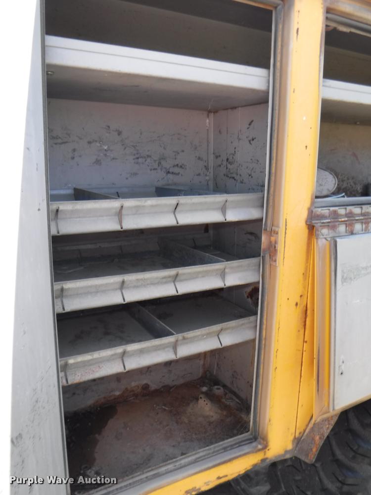 image for item DA1699 1985 Ford F700 bucket truck