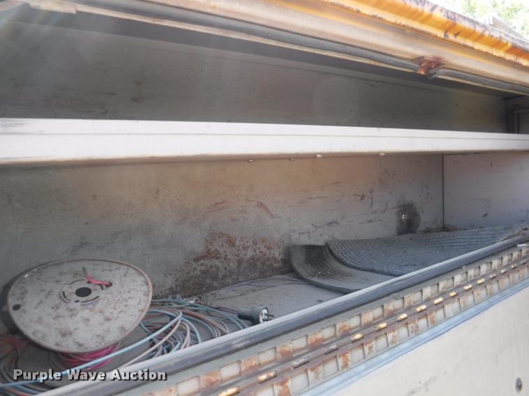 image for item DA1699 1985 Ford F700 bucket truck