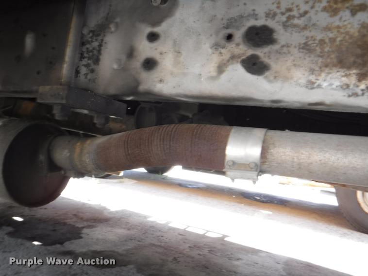 image for item DA1699 1985 Ford F700 bucket truck