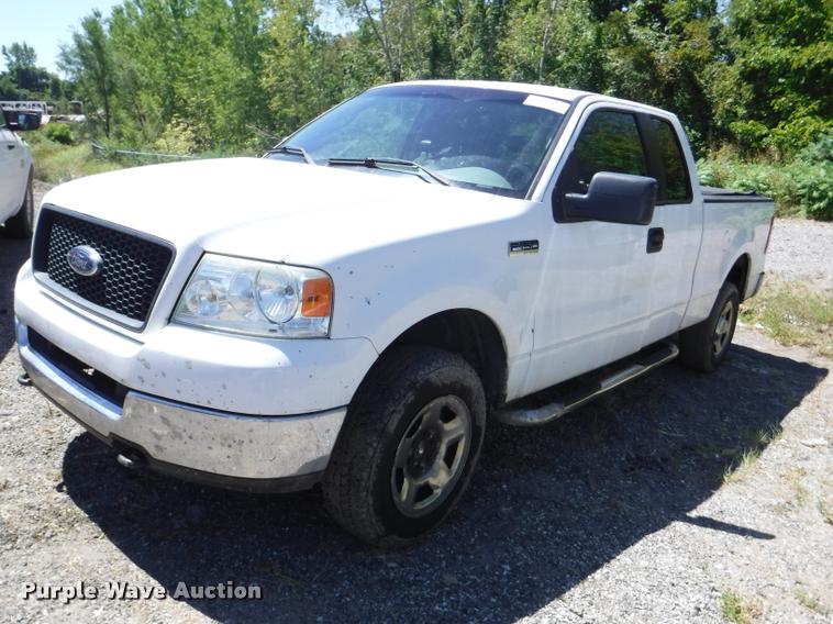 image for item DA1737 2005 Ford F150 SuperCab pickup truck