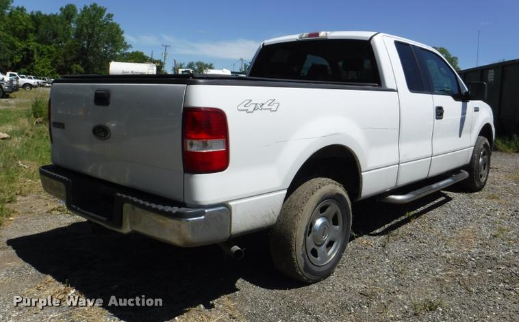 image for item DA1737 2005 Ford F150 SuperCab pickup truck