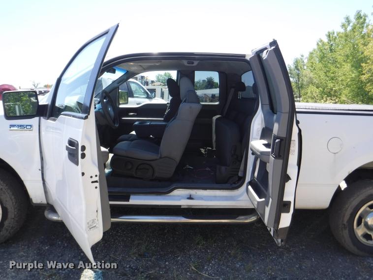 image for item DA1737 2005 Ford F150 SuperCab pickup truck