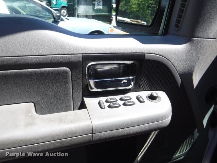 image for item DA1737 2005 Ford F150 SuperCab pickup truck