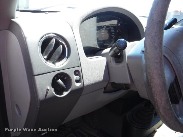 image for item DA1737 2005 Ford F150 SuperCab pickup truck