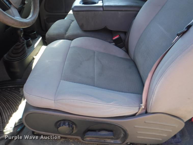 image for item DA1737 2005 Ford F150 SuperCab pickup truck