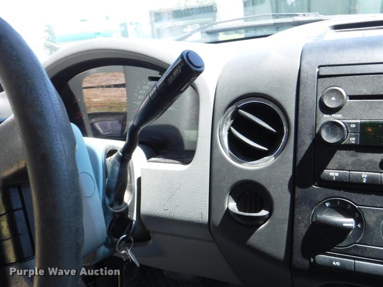 image for item DA1737 2005 Ford F150 SuperCab pickup truck