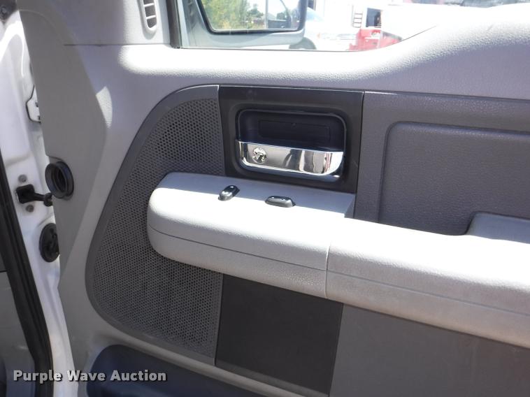 image for item DA1737 2005 Ford F150 SuperCab pickup truck