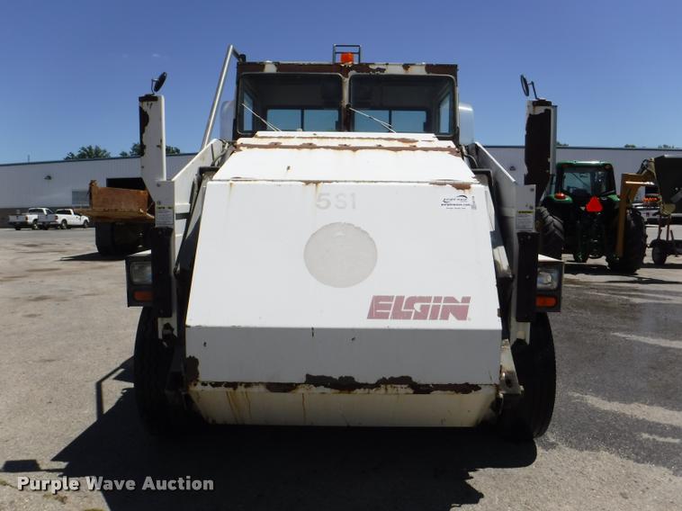 image for item DA1744 2006 Elgin Pelican street sweeper