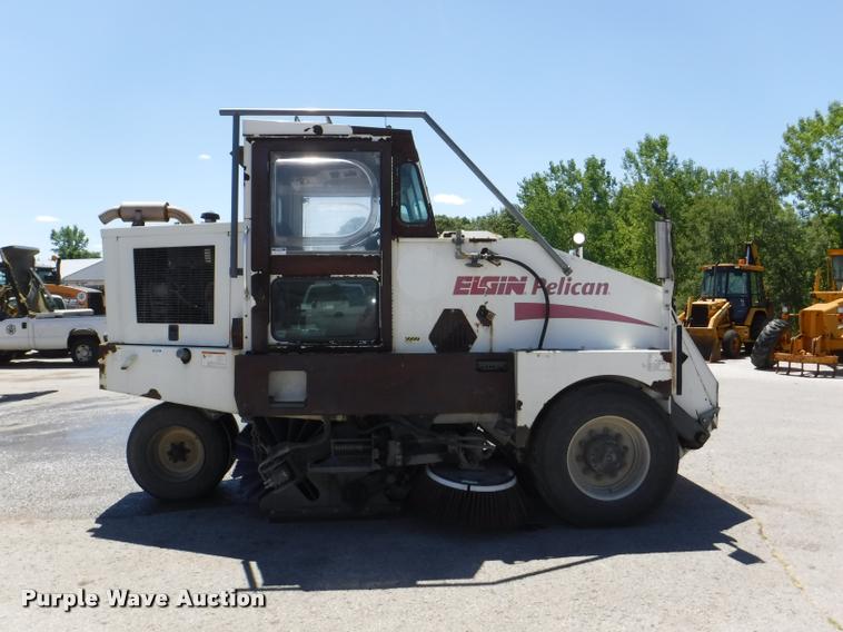 image for item DA1744 2006 Elgin Pelican street sweeper
