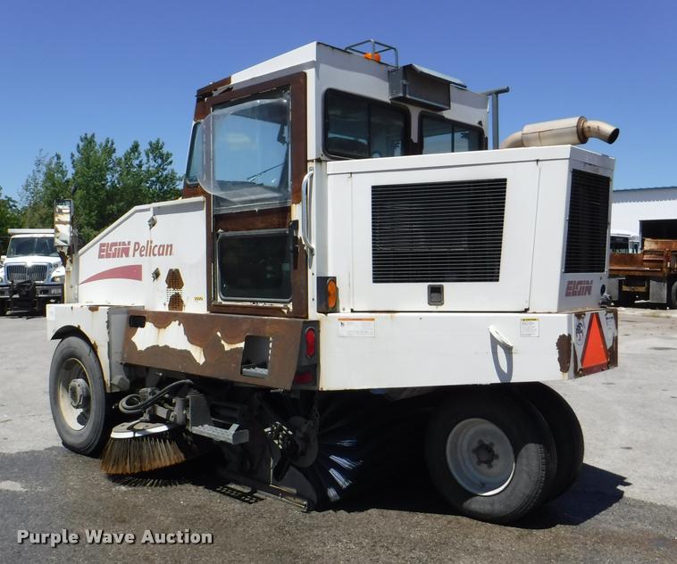 image for item DA1744 2006 Elgin Pelican street sweeper