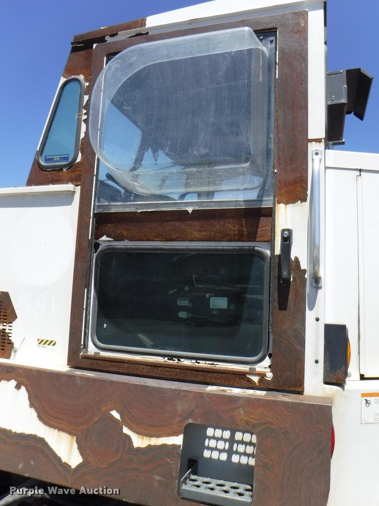 image for item DA1744 2006 Elgin Pelican street sweeper