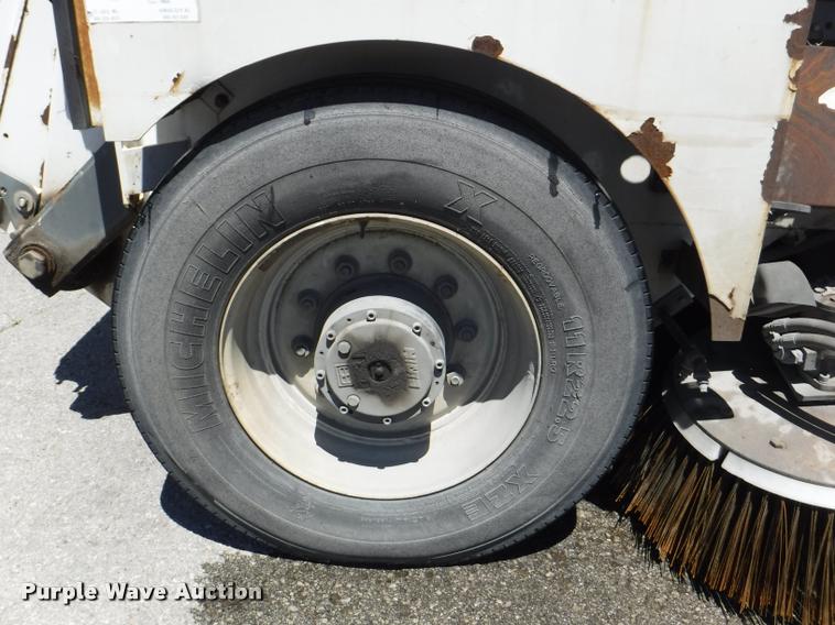 image for item DA1744 2006 Elgin Pelican street sweeper